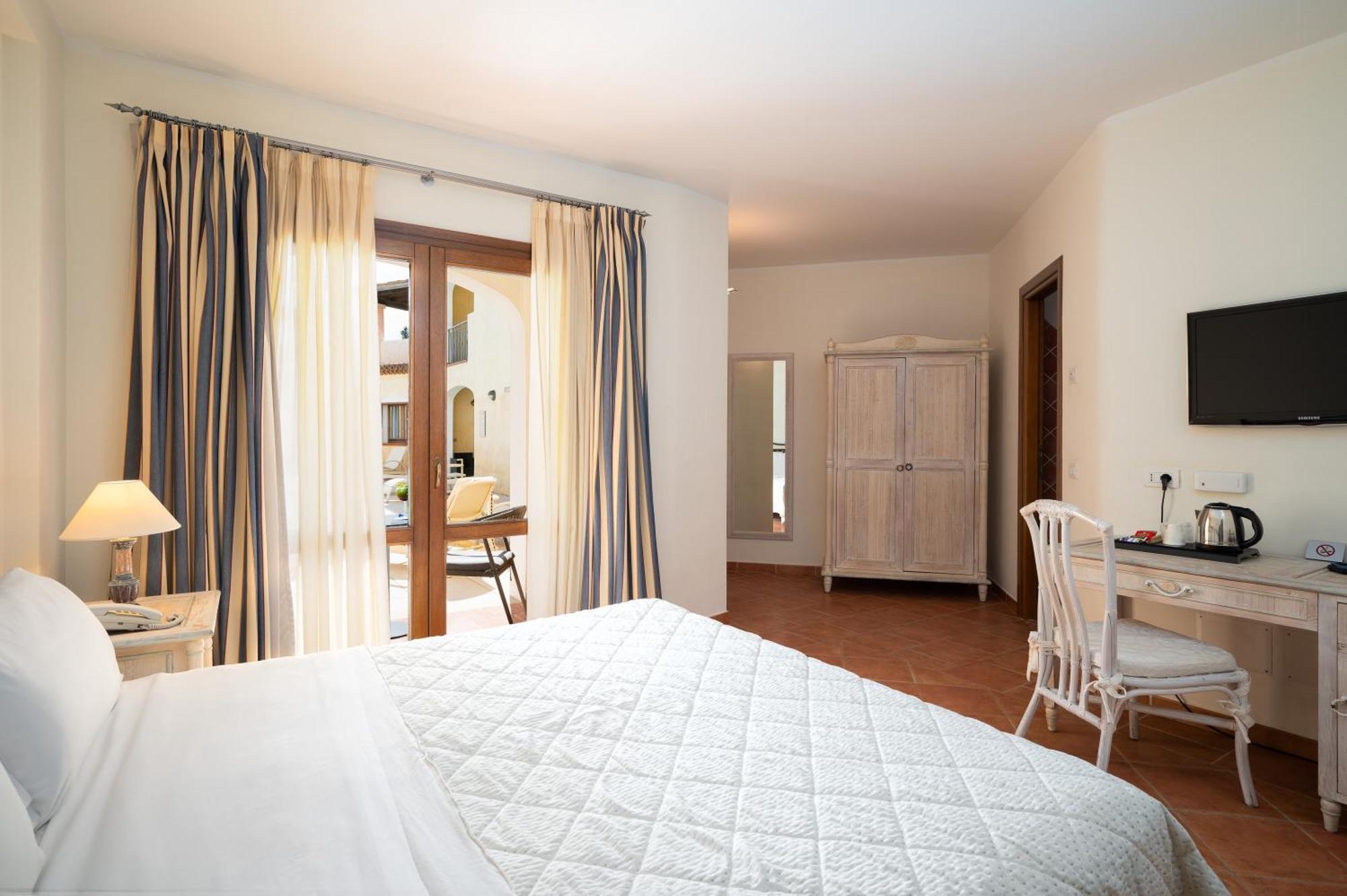 Hotel Monti Di Mola Porto Cervo Exterior foto