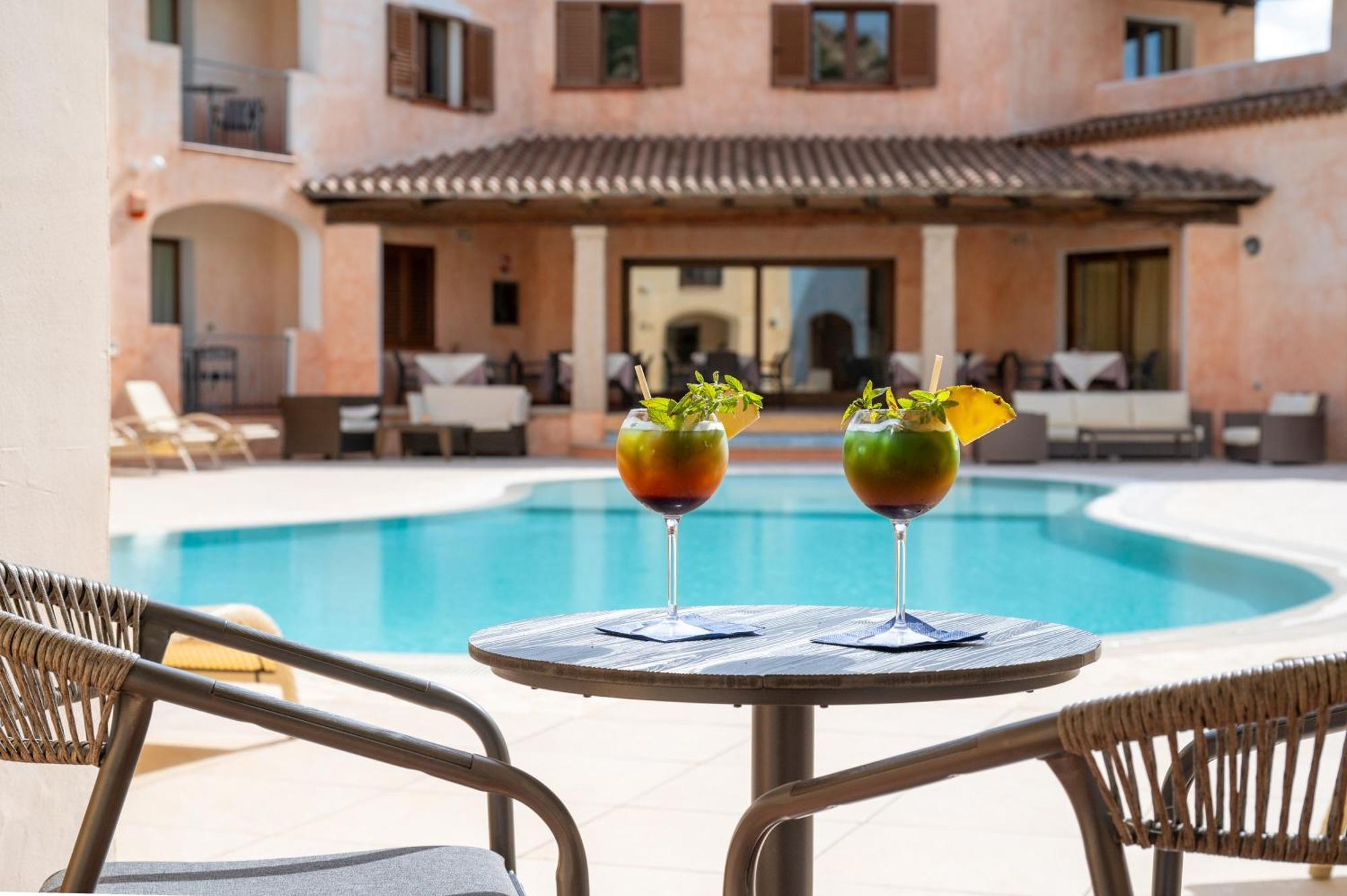 Hotel Monti Di Mola Porto Cervo Exterior foto